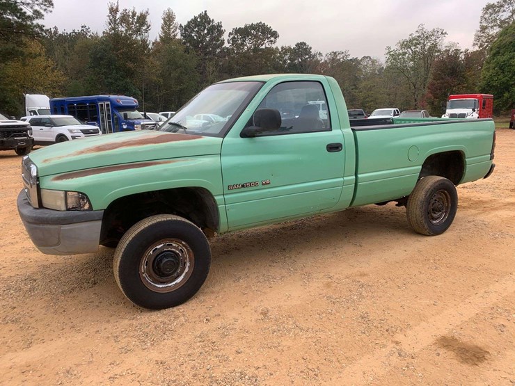 1996-dodge-ram-2500-image-1