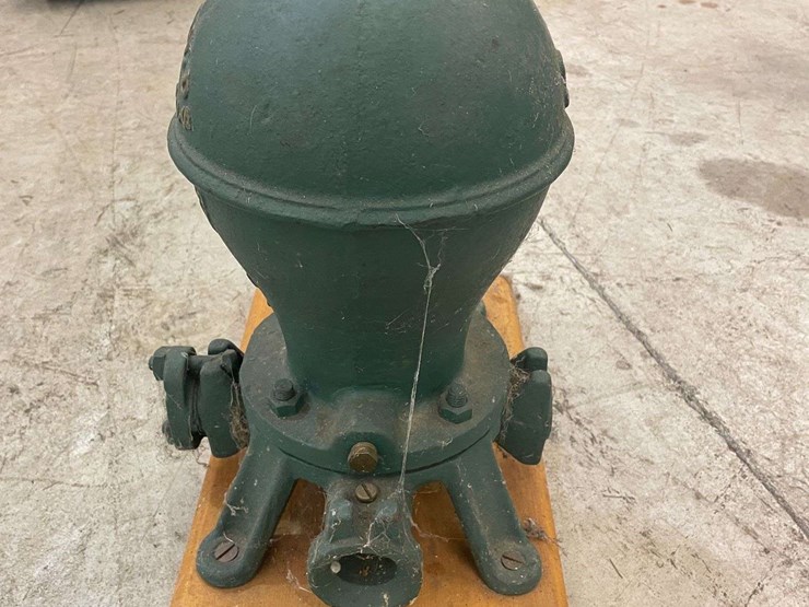 goulds-pump-display-image-3