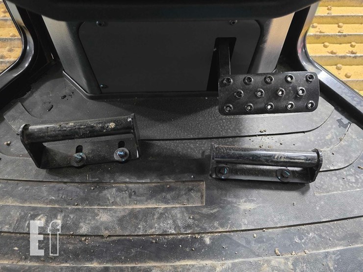 2002-caterpillar-d3-lgp-image-15