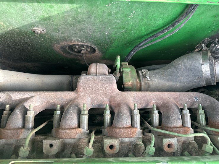 2016-deere-2154d-image-55