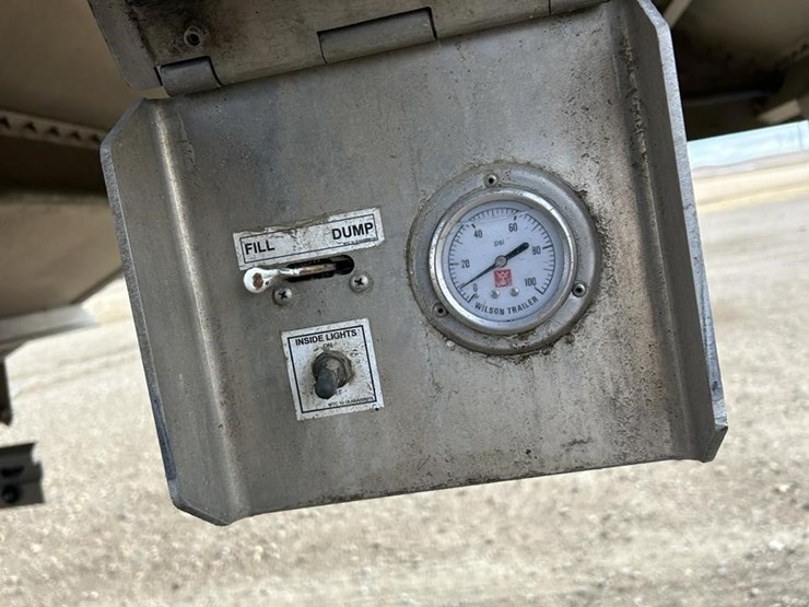 2025-wilson-grain-trailer-image-24