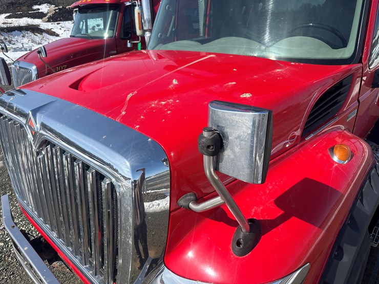 2012-international-7600-image-12