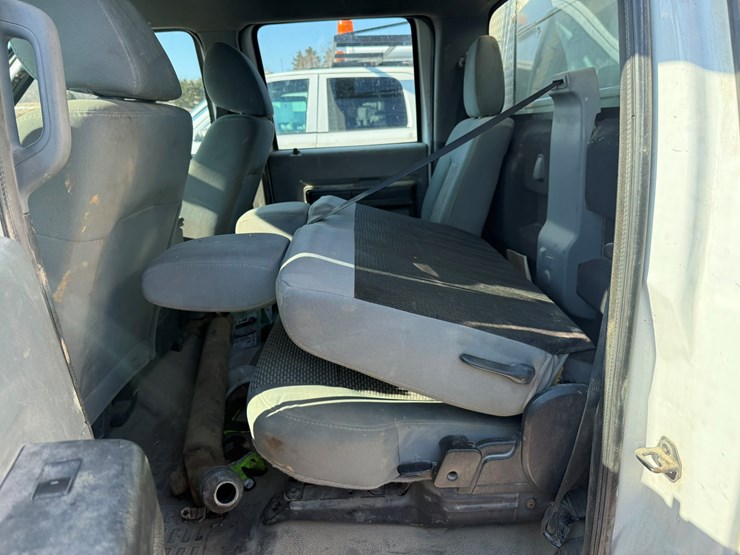 2012-ford-f550-xl-image-38