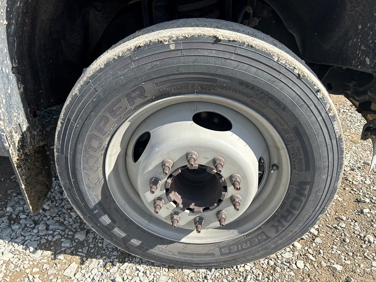 2011-ford-f550-image-73