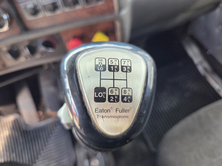 2006-kenworth-w900-image-63