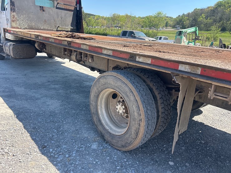 1998-international-4700-image-8