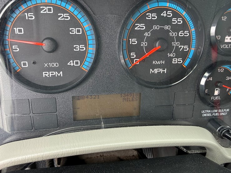 2013-international-4400-sba-image-44