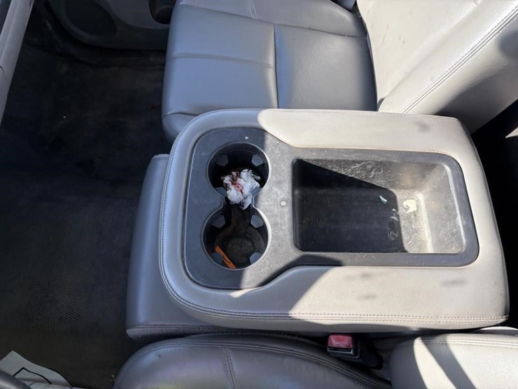 2011-chevrolet-3500-image-18