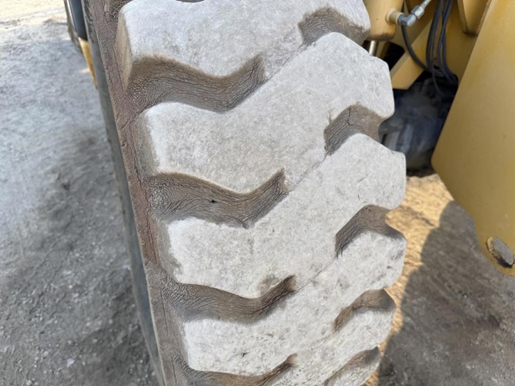 2013-gehl-dl11-image-65