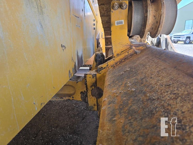 2018-deere-1050k-image-30