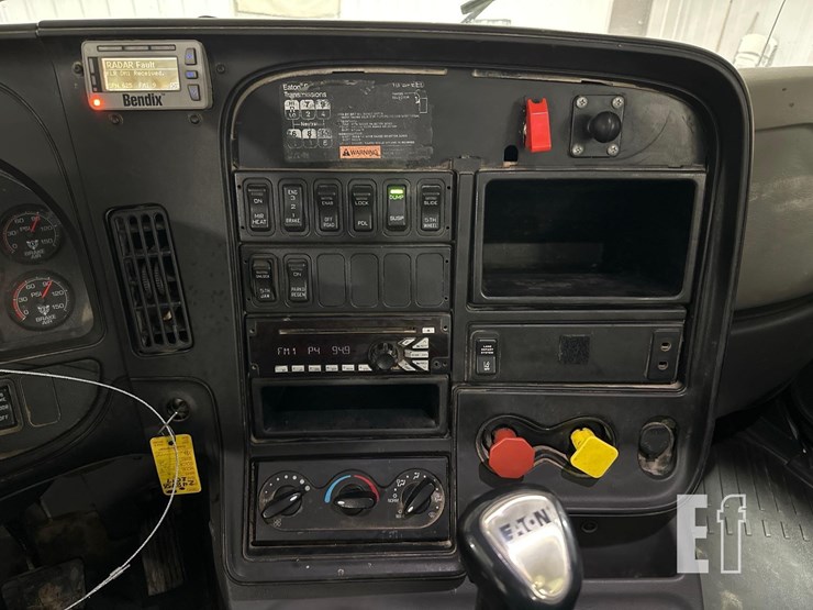 2017-international-prostar-image-21