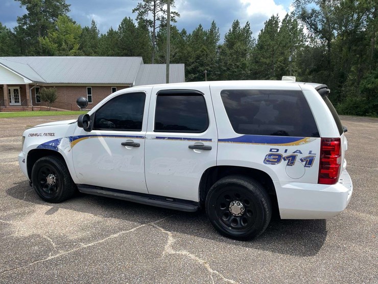 2012-chevrolet-tahoe-image-2