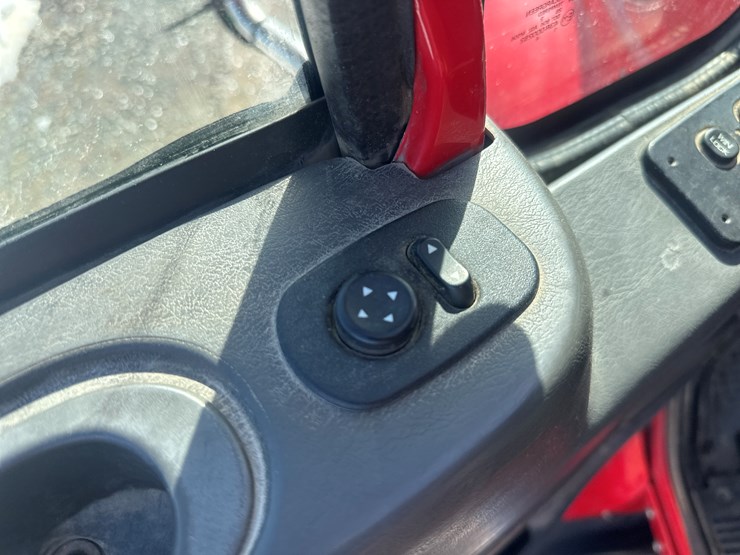 2012-international-7600-image-24