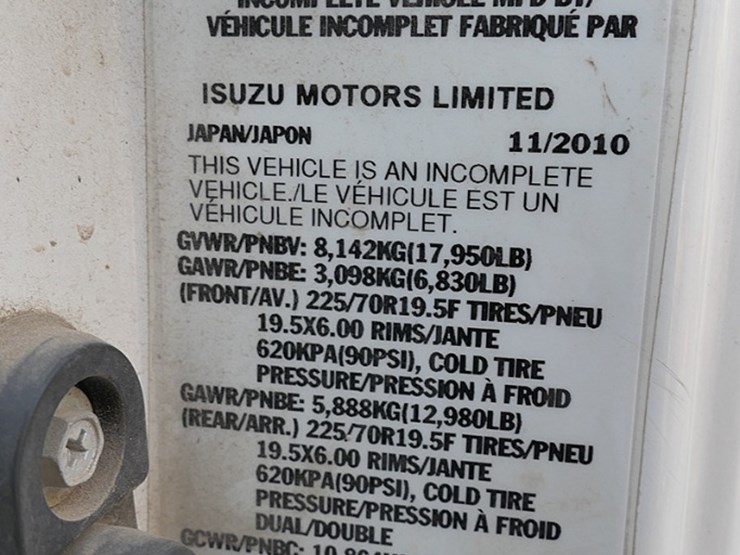 2011-isuzu-nqr-image-4