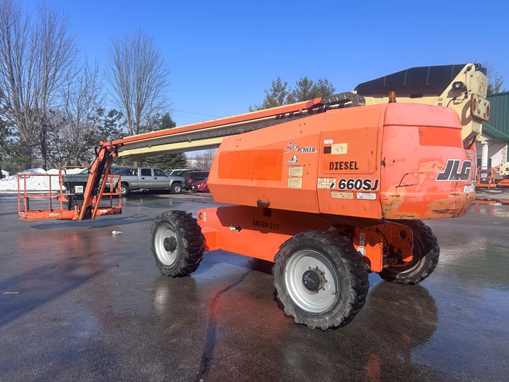 2011-jlg-660sj-image-3