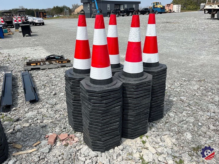 lot-of-100-unused-2026-ce-irstc-safety-traffic-cones-image-4