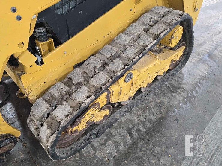 2023-caterpillar-259d3-image-30