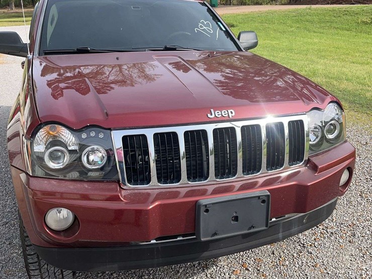 2007-jeep-grand-cherokee-image-16