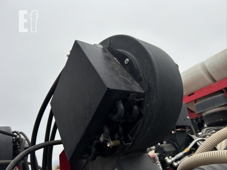 2014-white-9824-image-68