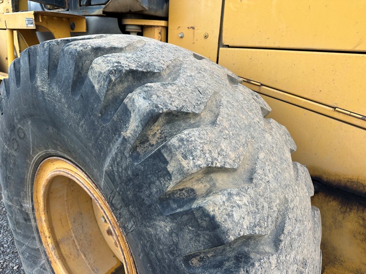 2005-deere-544j-image-48