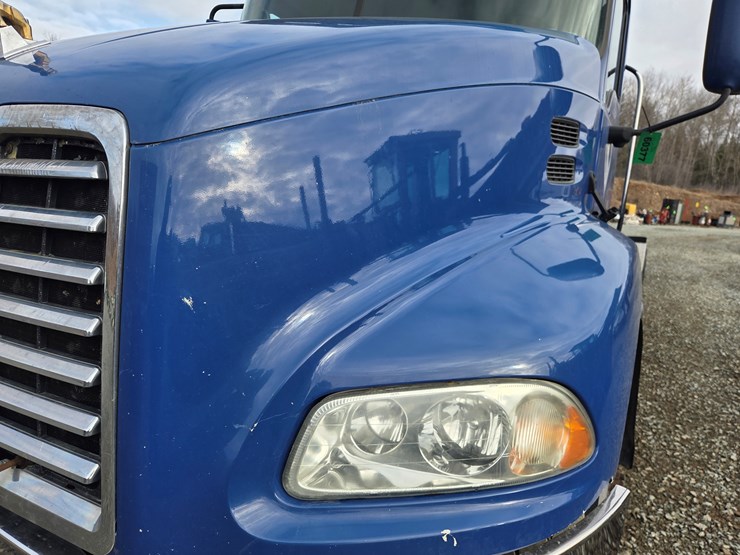 2007-massey-ferguson-8-image-12