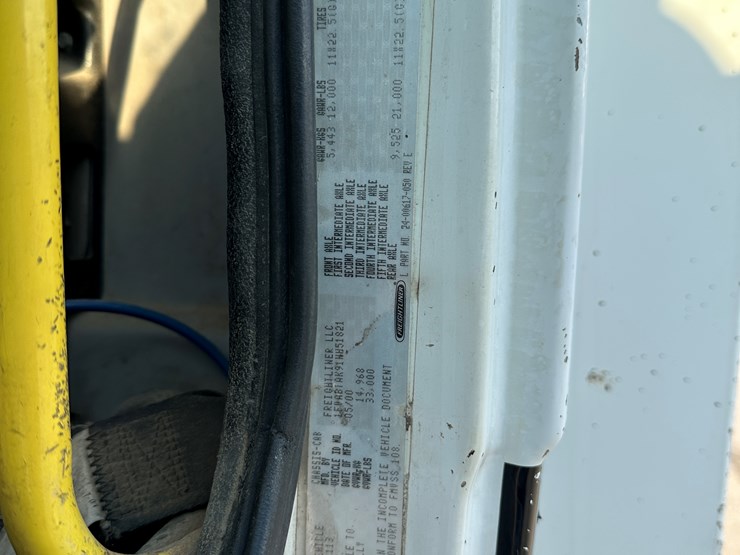 freightliner-fl70-image-83