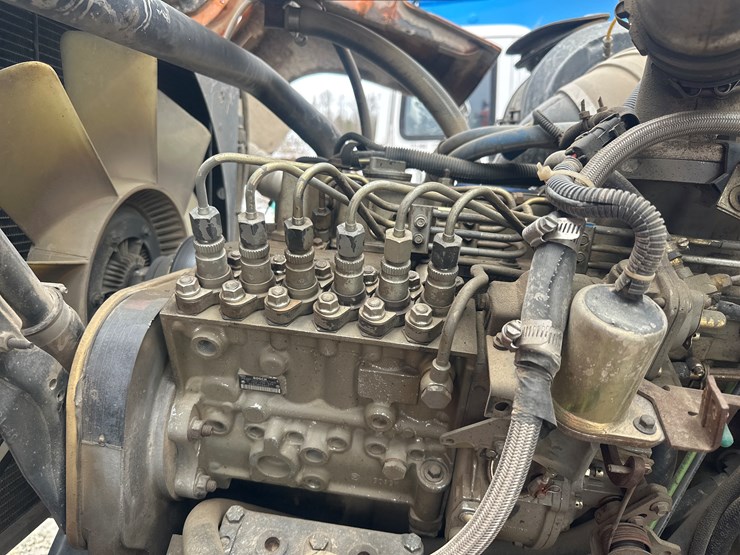 1997-massey-ferguson-8-image-38