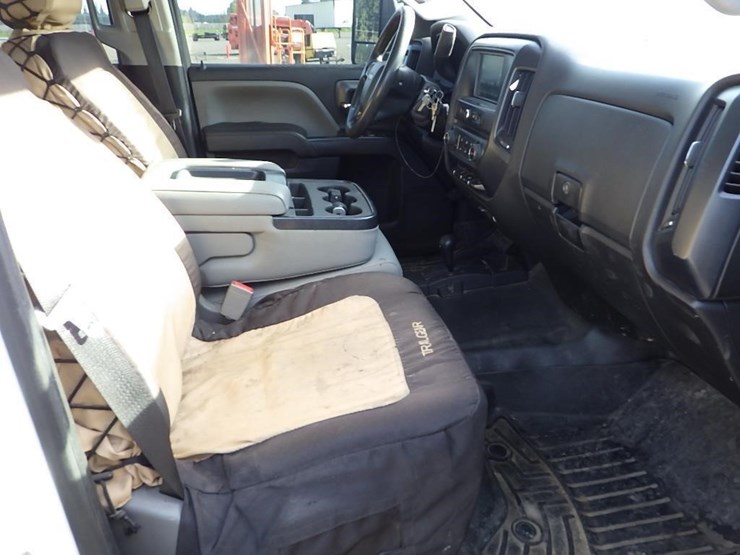 2017-chevrolet-2500hd-image-23