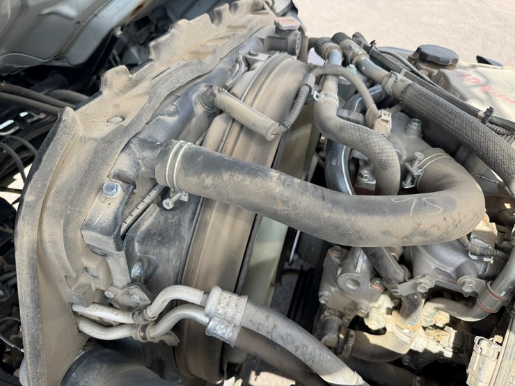 2019-isuzu-nrr-image-47