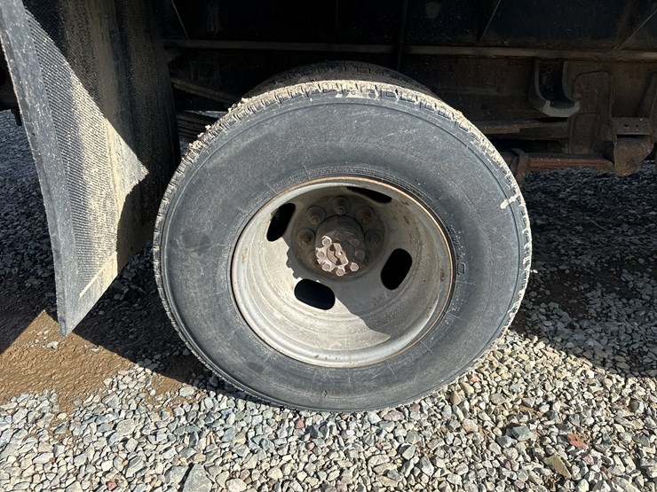 2005-gmc-3500-image-50