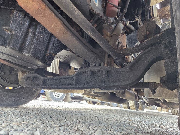 2007-peterbilt-579-image-39