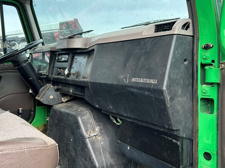 1996-international-4700-image-55