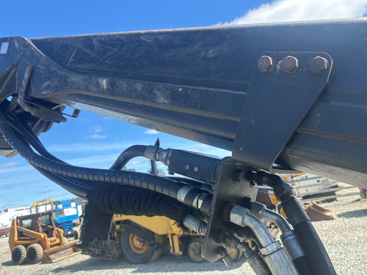 2011-deere-1270e-image-51