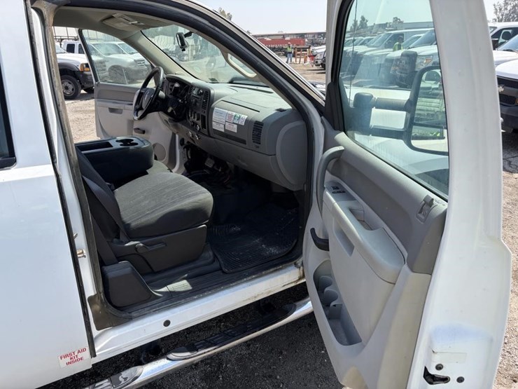 2012-gmc-sierra-2500-image-10