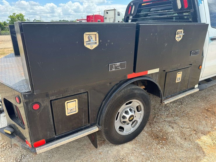 2017-chevrolet-silverado-2500-image-19