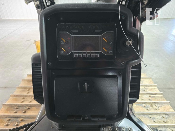 2022-caterpillar-d3-image-16