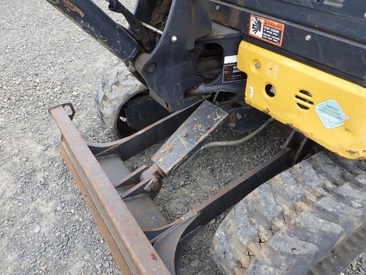 2020-deere-26g-image-12