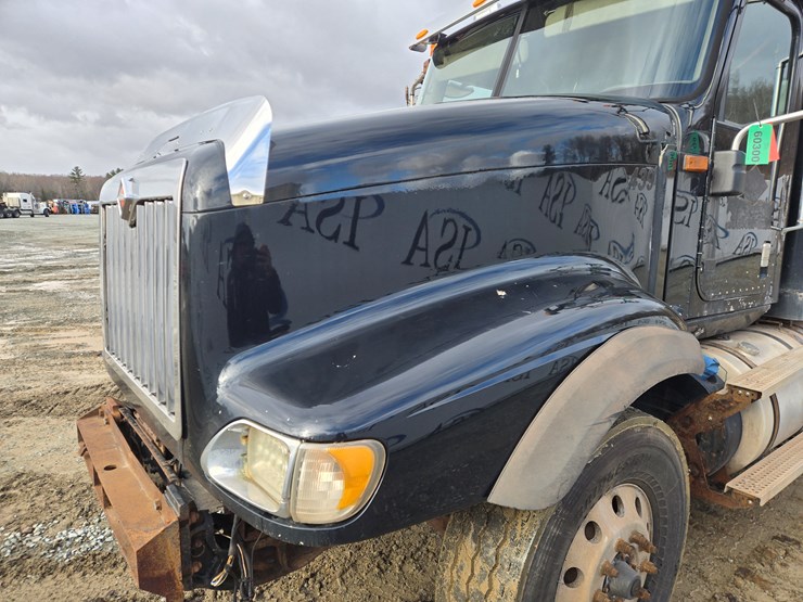 2014-massey-ferguson-8-image-9