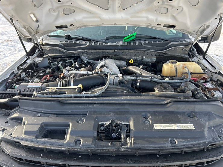 2021-ford-f550-image-48