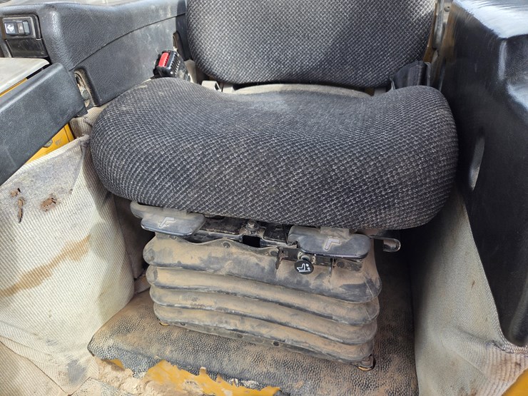 caterpillar-d6n-xl-image-47