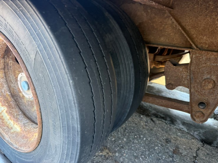 #1099-•-butler-26'-equipment-trailer-image-16