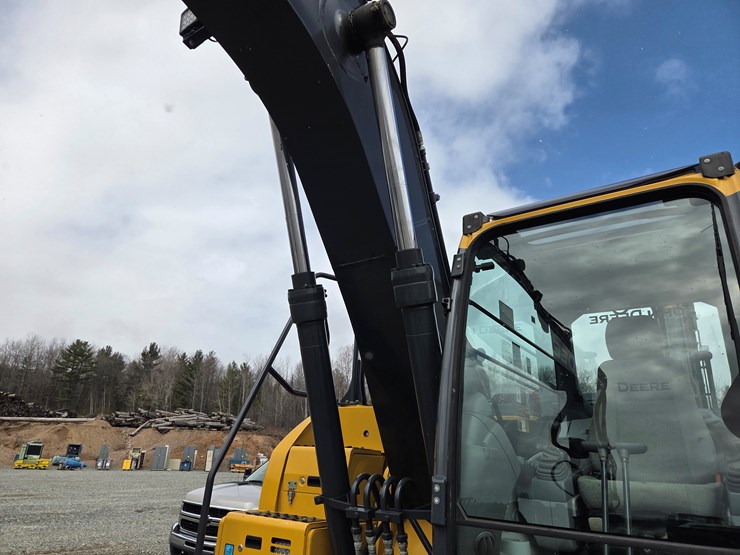 deere-160g-lc-image-22