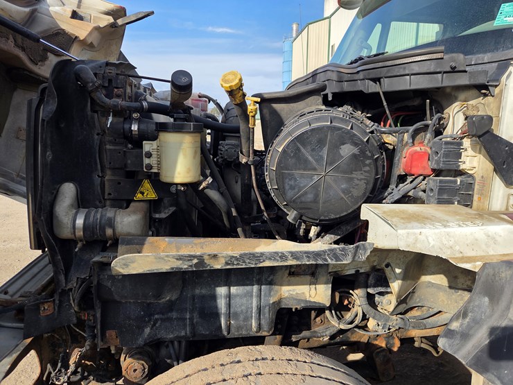 2012-international-7600-image-40