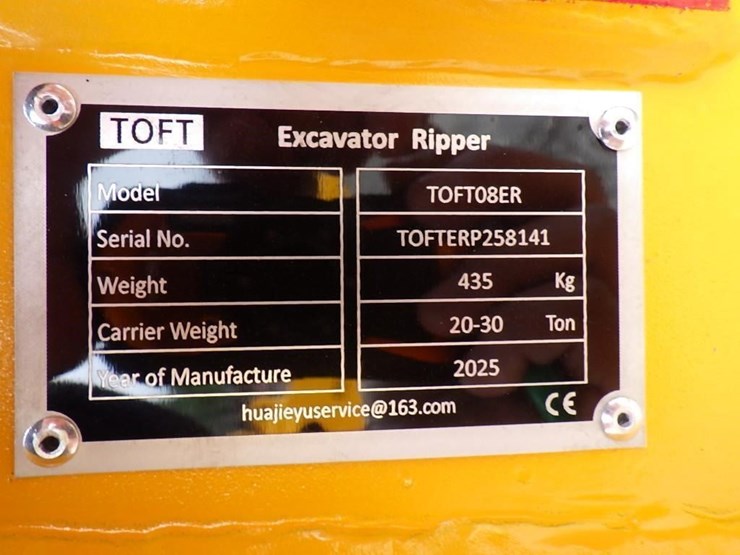 caterpillar-320-image-6