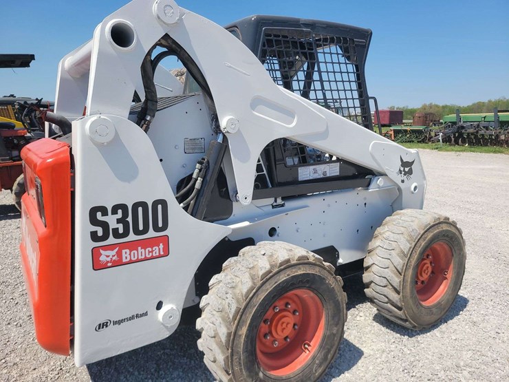 2007-bobcat-s300-image-10