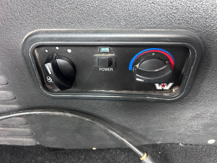 #1009-•-2012-western-star-conventional-4-sleeper-cab-truck-tractor-image-61