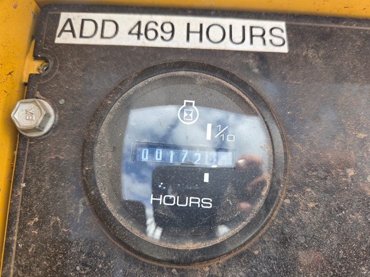 2019-massey-ferguson-8-image-24