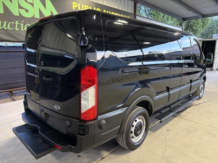 2019-ford-transit-image-9