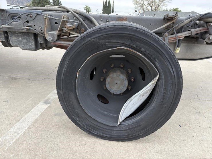 2011-ford-f550-image-5