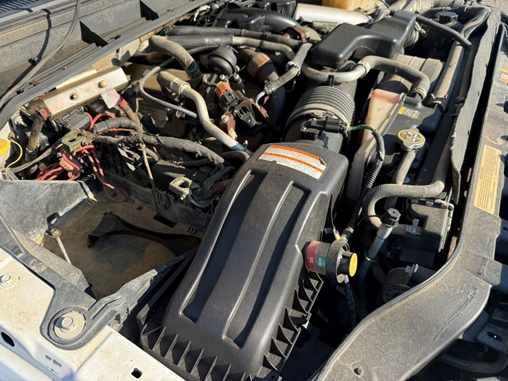 2012-ford-f550-xl-image-16